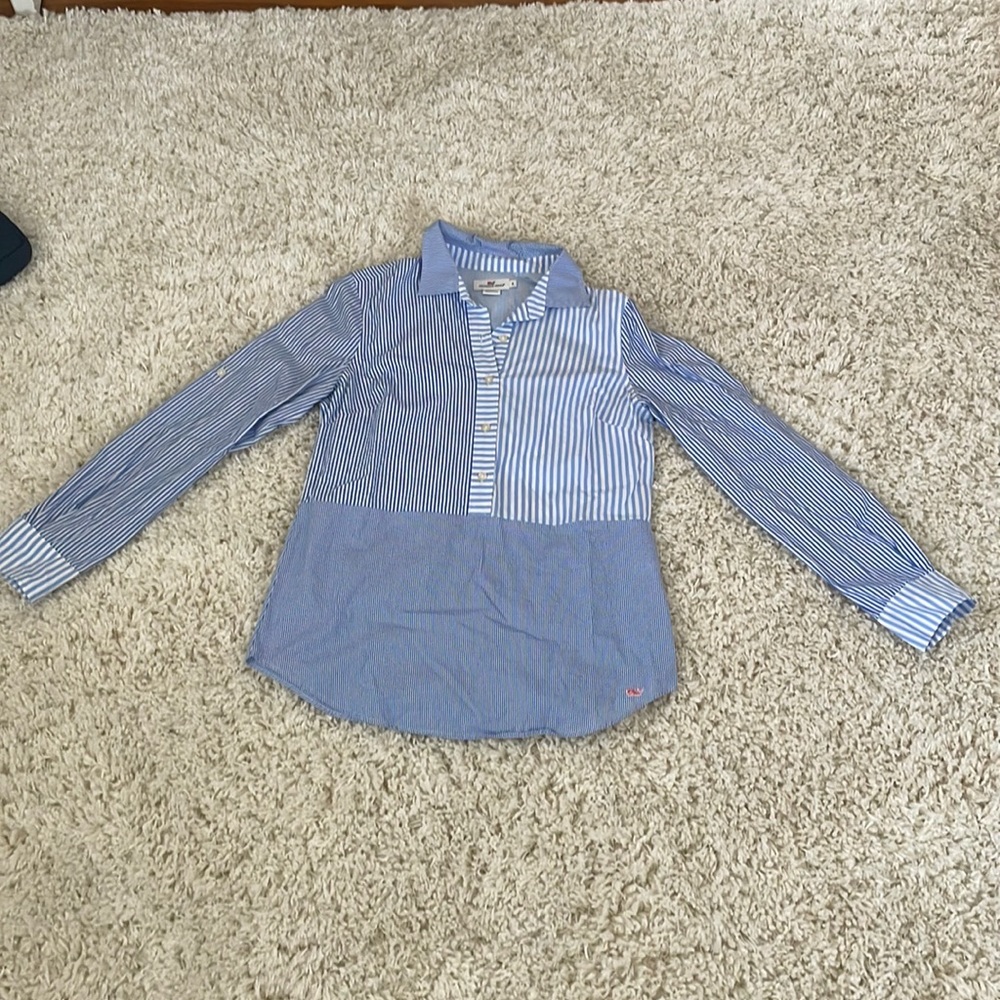 Womens Vineyard vines button up shirt size 4